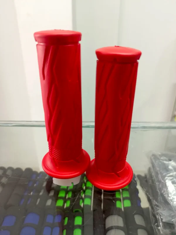 Manillares con carretel XL-86A unicolor – Resistencia y estilo para tu moto