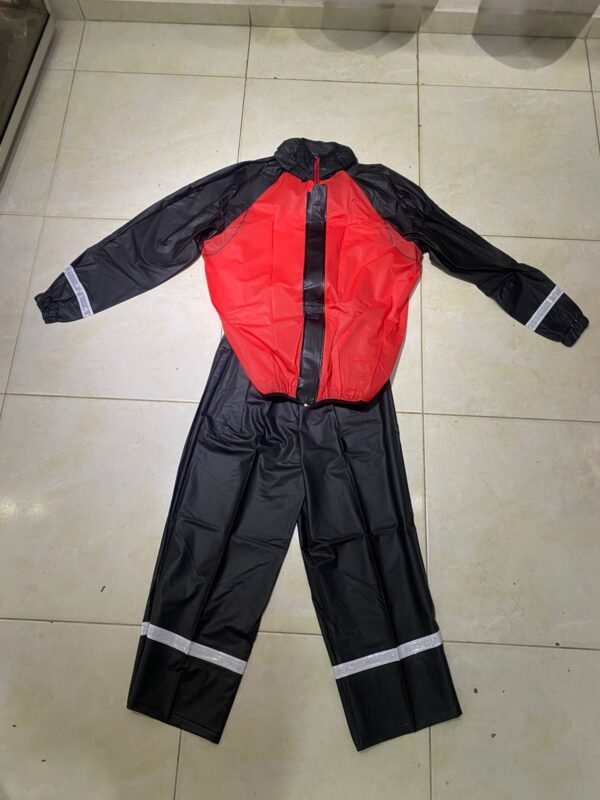 Impermeable siliconado con manga resortada - Imagen 8