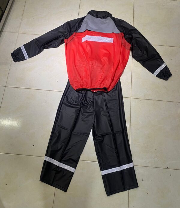 Impermeable siliconado con manga resortada - Imagen 9